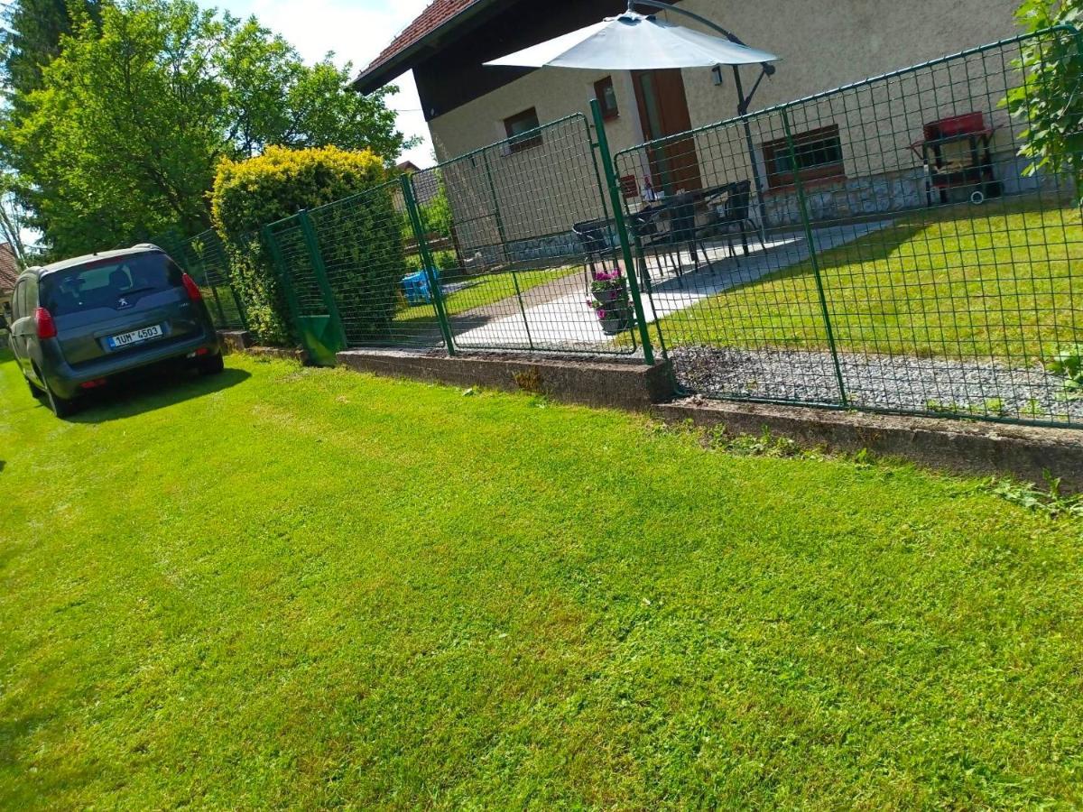 Černá v Pošumaví Apartman U Vrbu מראה חיצוני תמונה